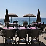De La Hotel 3*
