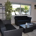De La Hotel 3*