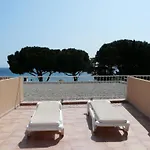 Hotel De La 3*