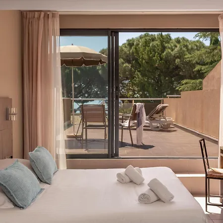 De La 3* Le Lavandou