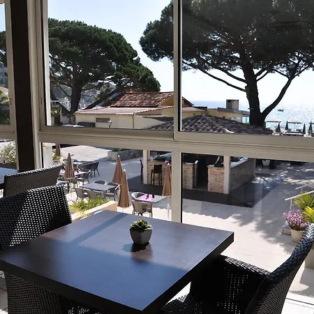 De La Otel Le Lavandou